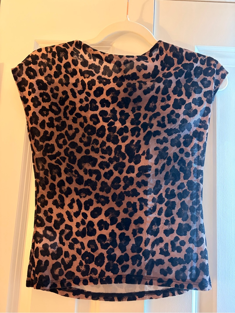 Motel Rocks Nova short sleeve leopard print top medium - Picture 2 of 6